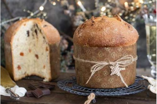 Panettone rápido de cítricos, almendras y chocolate blanco